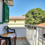 Family Friendly Seaside Apartments Brodarica, Sibenik - 4833 Brodarica (Sibenik-Knin)