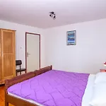 شقة Family Friendly Seaside Brodarica, Sibenik - 4833