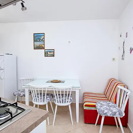 Apartment Family Friendly Seaside Apartments Brodarica, Sibenik - 4833 Brodarica (Sibenik-Knin)