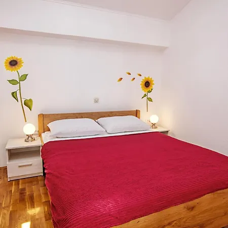 Family Friendly Seaside Apartments Brodarica, Sibenik - 4833 Apartment Brodarica (Sibenik-Knin)