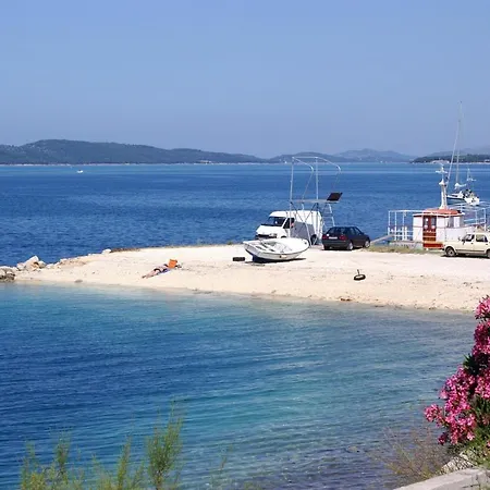 Apartment Family Friendly Seaside Apartments Brodarica, Sibenik - 4833