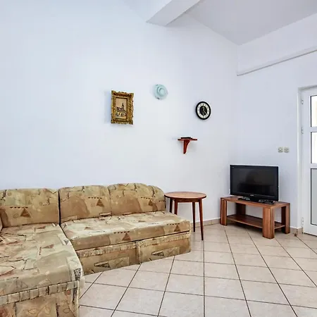 Apartment Family Friendly Seaside Apartments Brodarica, Sibenik - 4833 *