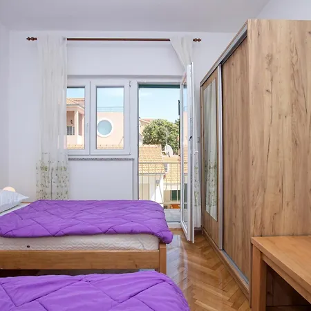 Apartment Family Friendly Seaside Apartments Brodarica, Sibenik - 4833 Brodarica (Sibenik-Knin)