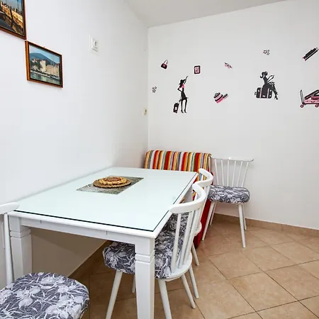 Family Friendly Seaside Apartments Brodarica, Sibenik - 4833 Brodarica (Sibenik-Knin)