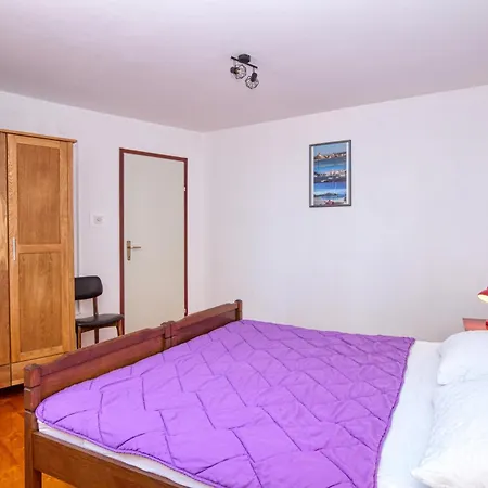 Family Friendly Seaside Apartments Brodarica, Sibenik - 4833 Apartment *