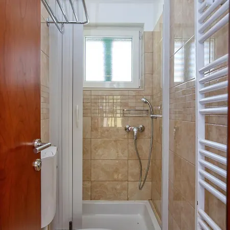 Family Friendly Seaside Apartments Brodarica, Sibenik - 4833 * Brodarica (Sibenik-Knin)