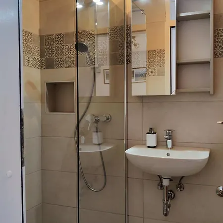 Apartment Family Friendly Seaside Apartments Brodarica, Sibenik - 4833