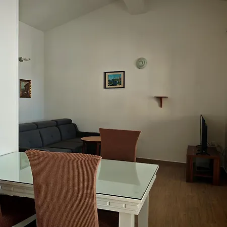 Appartement Family Friendly Seaside Brodarica, Sibenik - 4833 *