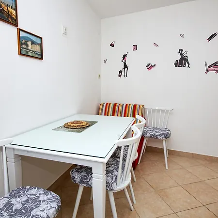 Family Friendly Seaside Apartments Brodarica, Sibenik - 4833