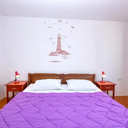 Lejlighed Family Friendly Seaside Brodarica, Sibenik - 4833 *