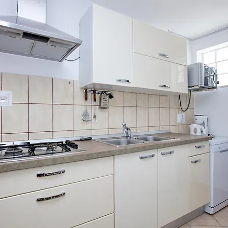 Family Friendly Seaside Apartments Brodarica, Sibenik - 4833