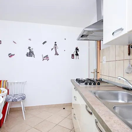 Family Friendly Seaside Apartments Brodarica, Sibenik - 4833 Brodarica (Sibenik-Knin)