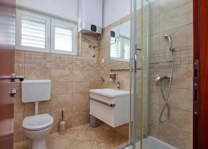 Family Friendly Seaside Apartments Brodarica, Sibenik - 4833 Brodarica (Sibenik-Knin)