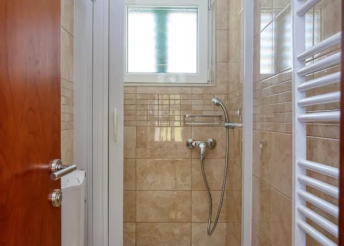 Family Friendly Seaside Apartments Brodarica, Sibenik - 4833 * Brodarica (Sibenik-Knin)