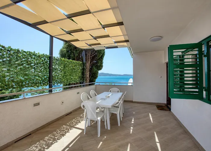 Apartment Family Friendly Seaside Apartments Brodarica, Sibenik - 4833 *