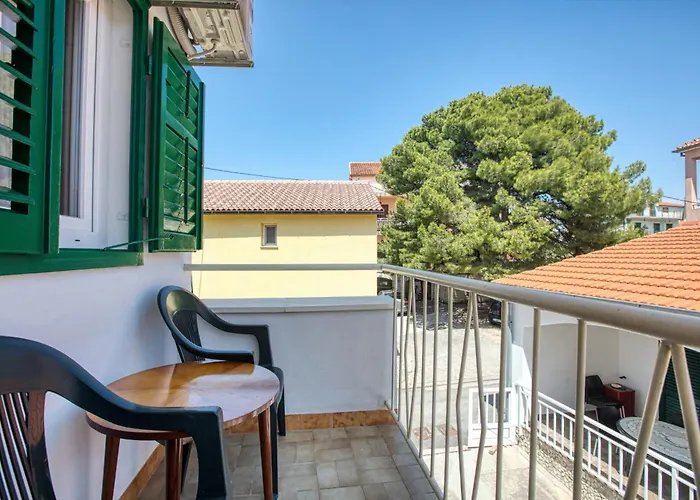 Family Friendly Seaside Apartments Brodarica, Sibenik - 4833 Brodarica (Sibenik-Knin)