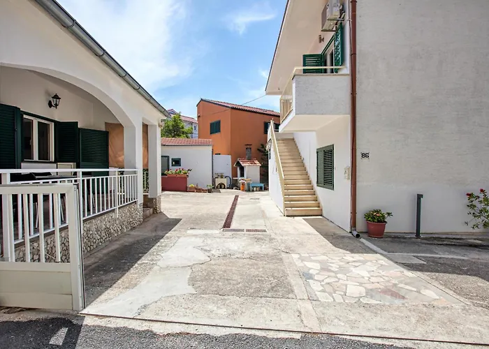 Family Friendly Seaside Apartments Brodarica, Sibenik - 4833